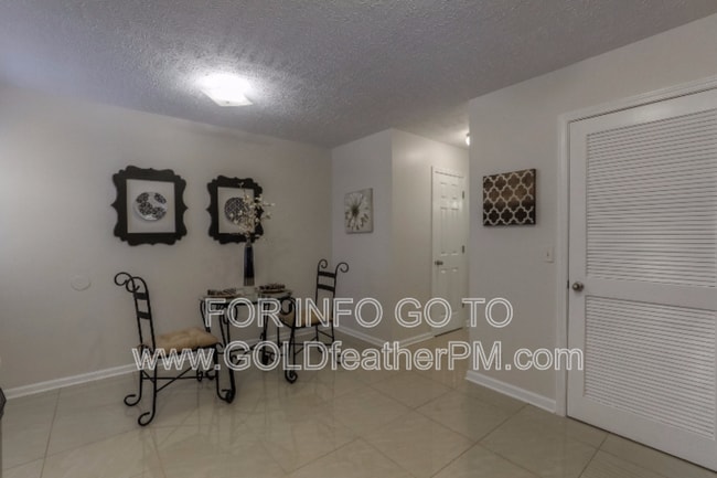 Building Photo - 1363 Benley St