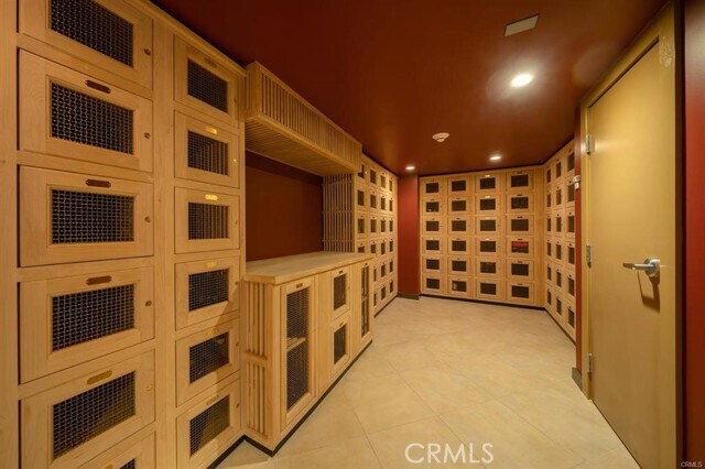 Building Photo - 411 W Seaside Way