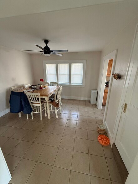 Building Photo - 2827 Wood St