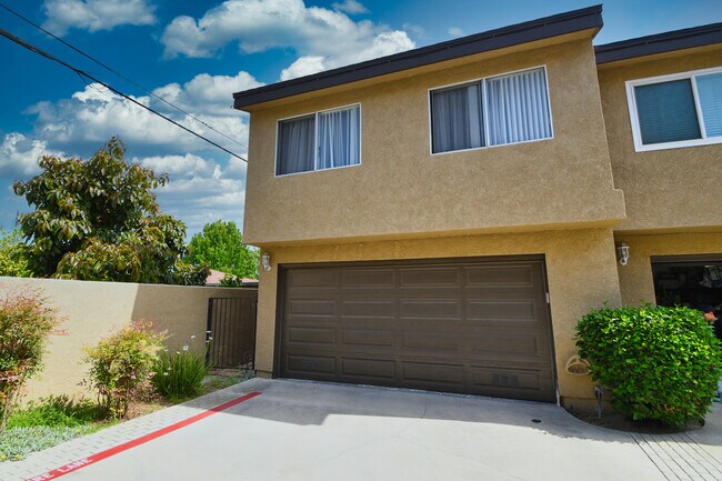 Building Photo - 1126 W 228th St