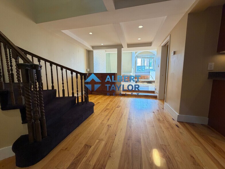 Building Photo - 109 Beacon St