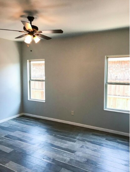 Building Photo - Beautiful Duplex!