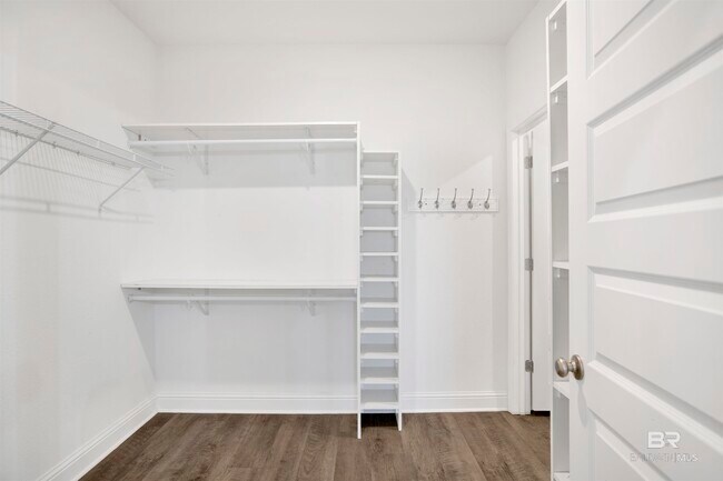 Building Photo - 4299 Montague Dr