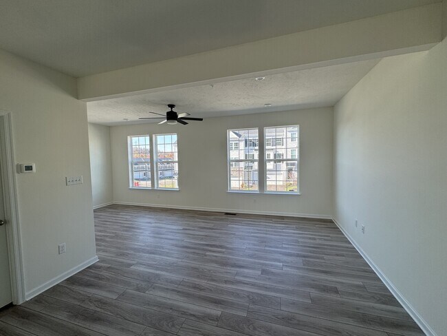 Building Photo - Moon Township