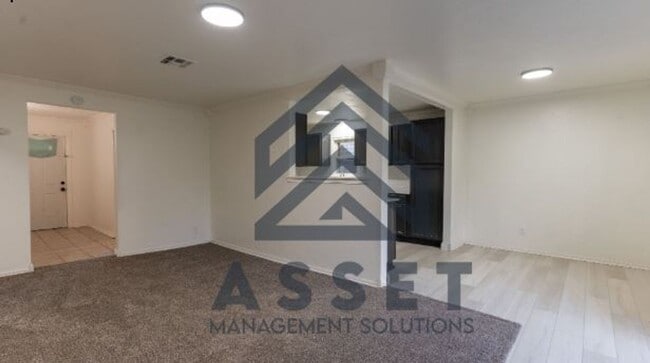 Building Photo - 4 Bedroom Rent to Own Home Available!