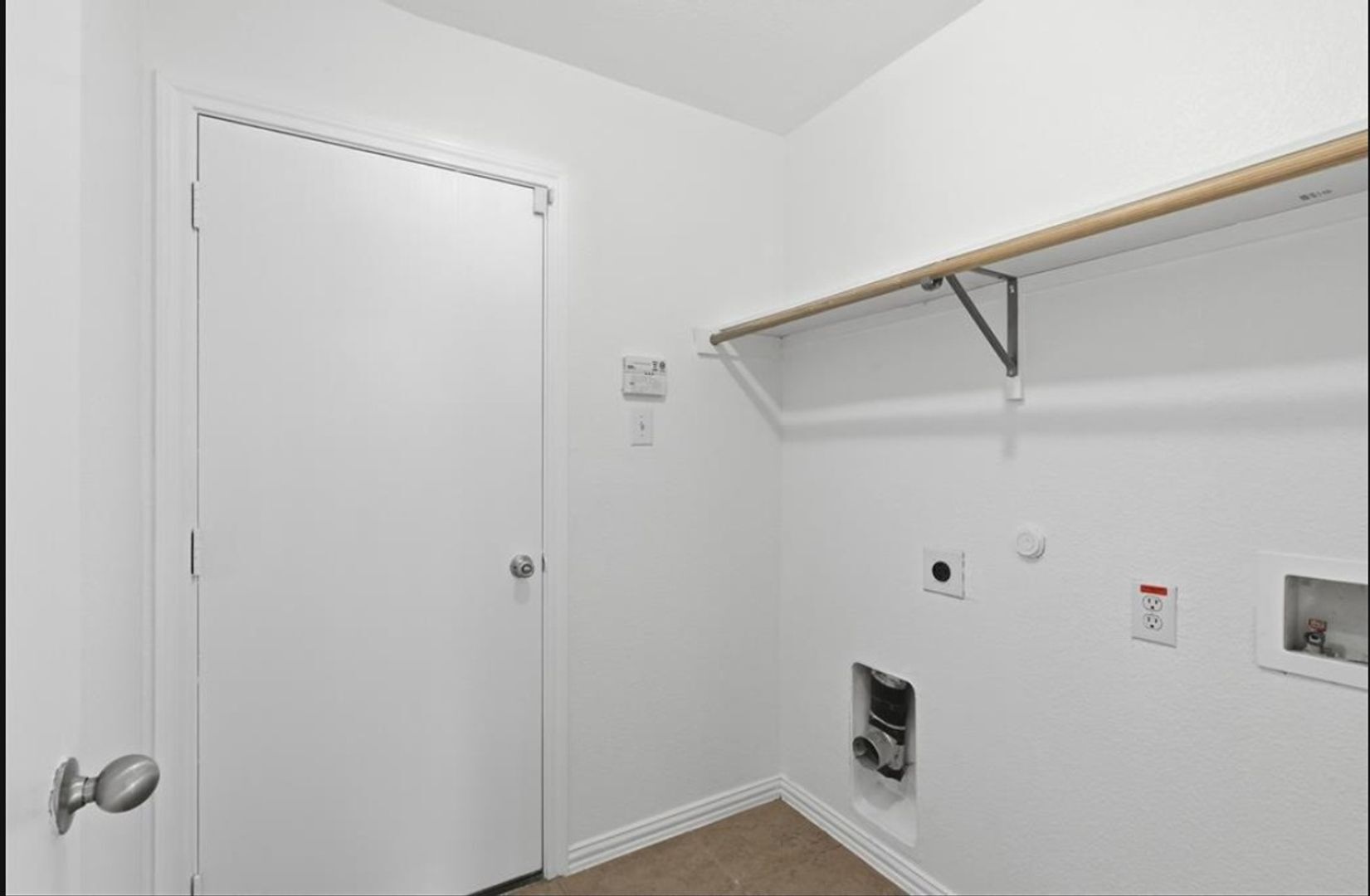 Building Photo - 1613 Grassy View Dr