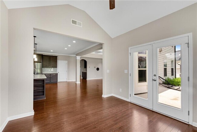 Building Photo - 185 Sierra Cir