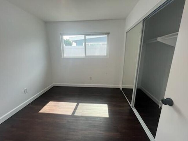Building Photo - Imperial Beach - Newly Renovated Bungalow