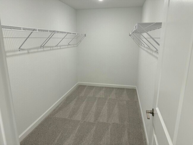 Building Photo - 10501 NW Suncrest Lp