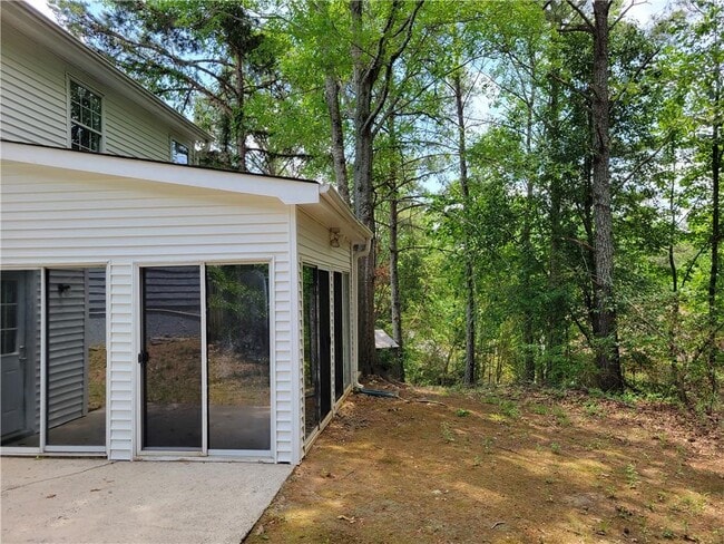 Building Photo - 1060 Hillsborough Chase NW