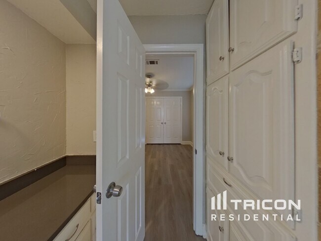 Building Photo - 7724 Grassland Dr