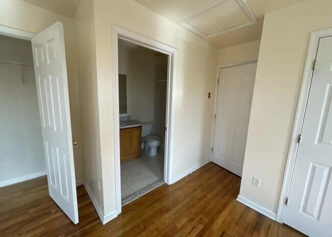 Building Photo - 13 Union St