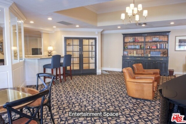 Building Photo - 435 N Oakhurst Dr