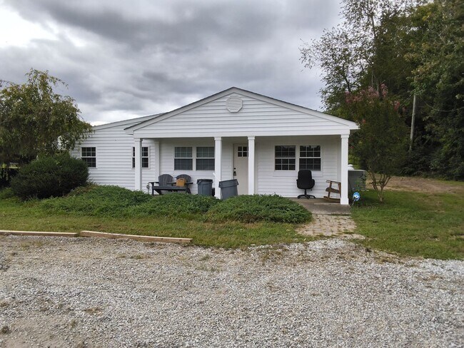 Building Photo - 1580 Cox Rd