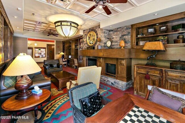 Building Photo - 6236 E Stafford St