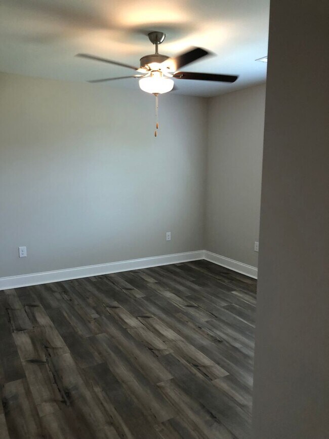 Building Photo - 133 Hunters Hill Wy