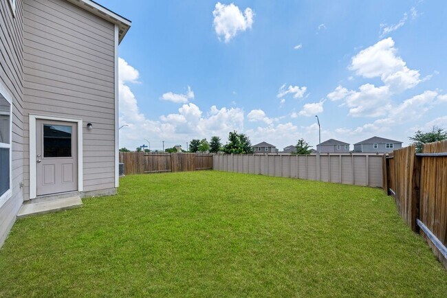 Building Photo - Spacious 4-Bed Home with Island Kitchen & Fenced Yard in Converse – 2,205 Sq Ft!