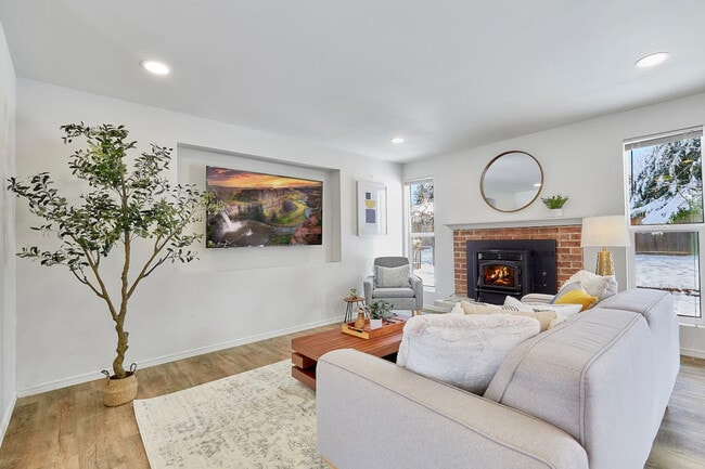 Building Photo - 629 212th St SW