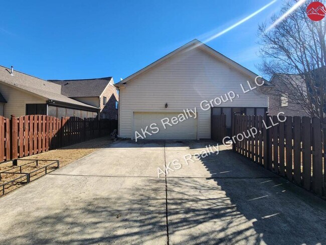 Building Photo - 4613 Riverview Dr