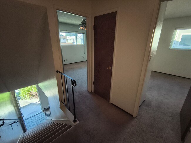 Building Photo - EBN T 22274 - 22278