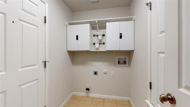 Building Photo - 221 Creek Ridge Ln