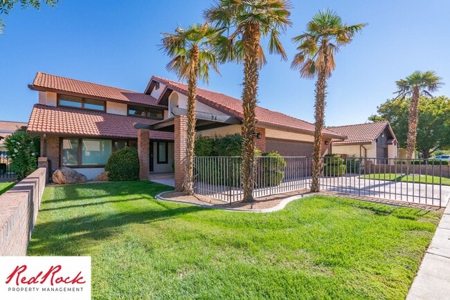 Building Photo - Spacious 5 Bedroom Home in A Quiet Communi...