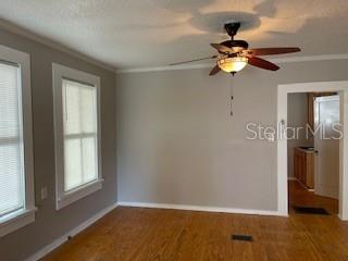 Building Photo - 912 E St Clair St