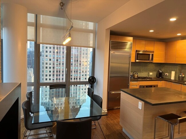 Building Photo - 310 W 52nd St