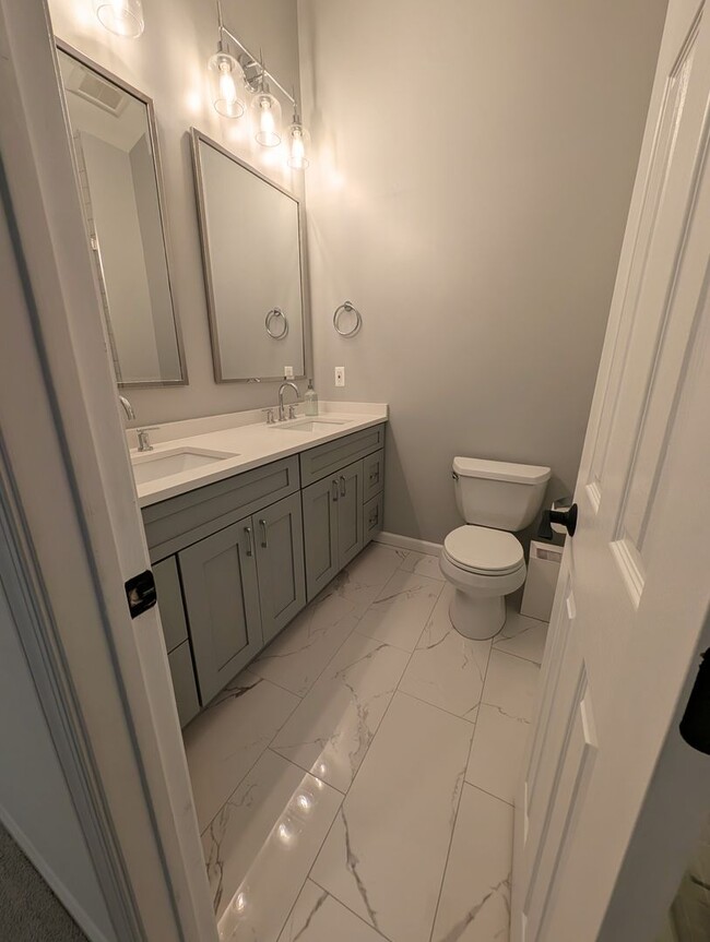 Building Photo - Home Sweet Home