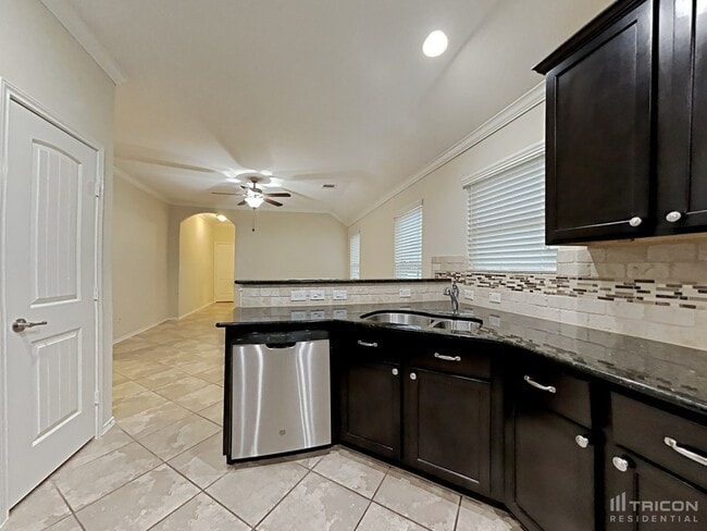 Building Photo - 1607 Hickory Burl Ln