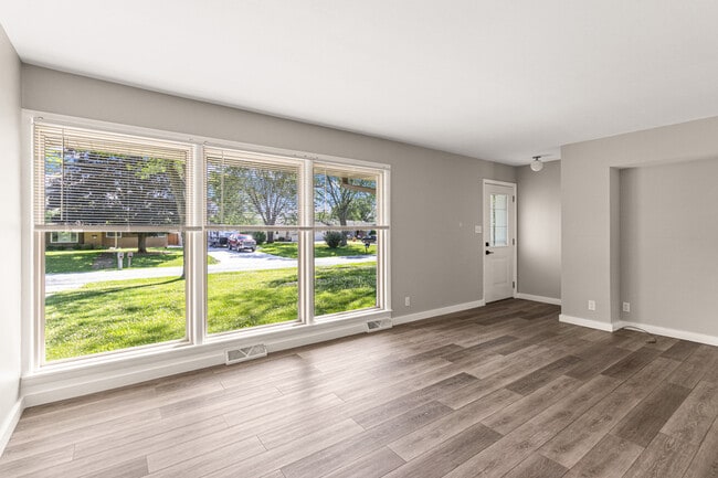 Building Photo - N58W18330 Juniper Ln