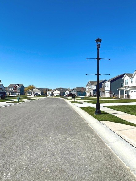 Building Photo - 6226 Redwood Dr