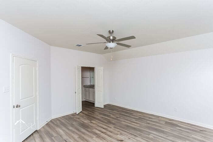 Building Photo - 1101 Wheatfield Ln