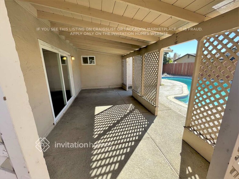Building Photo - 655 Alpine Ave