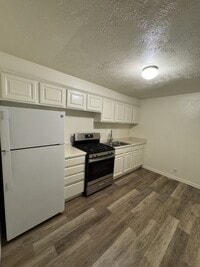Building Photo - 95 S 600 E