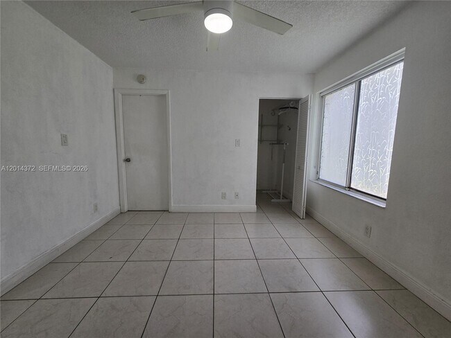 Building Photo - 1001 Coral Club Dr