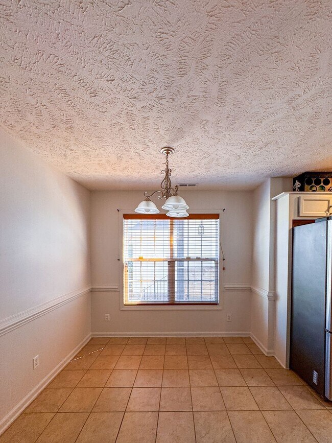 Building Photo - Lovely 4 Bed 2 Bath Home in Hope Mills