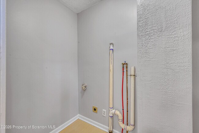 Building Photo - 958 Ridge Ave