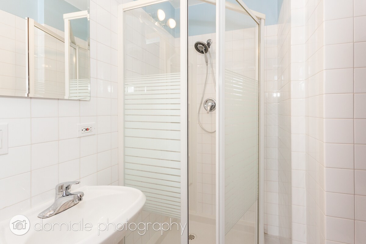 Building Photo - 2204 N Clybourn Ave