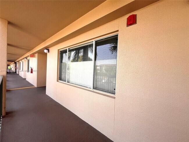 Building Photo - 12550 SW 15th St