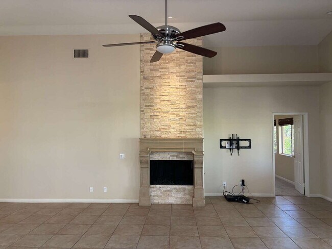 Building Photo - 45218 Coeur Dalene Dr