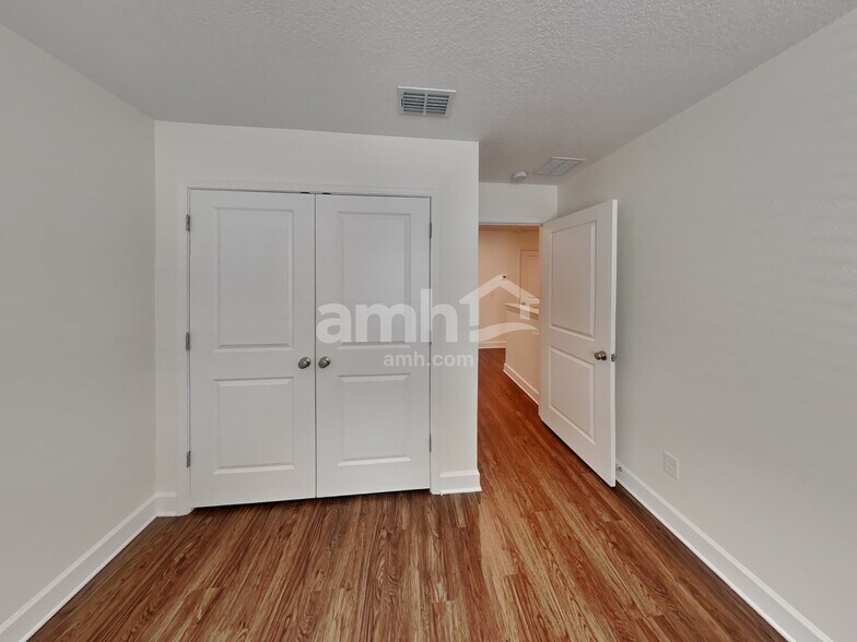 Building Photo - 8571 Highfield Ave