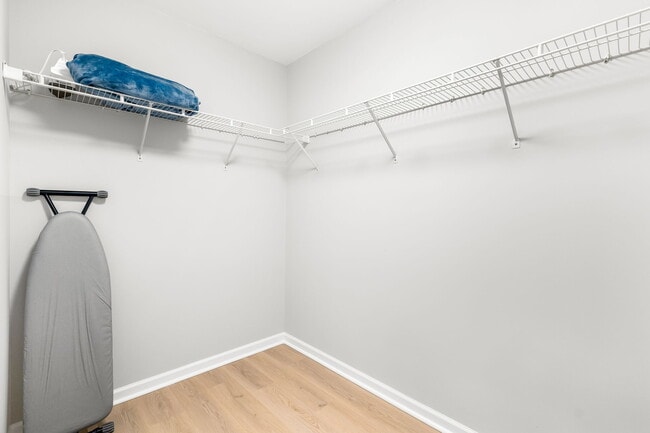 Building Photo - 420 Alpha St