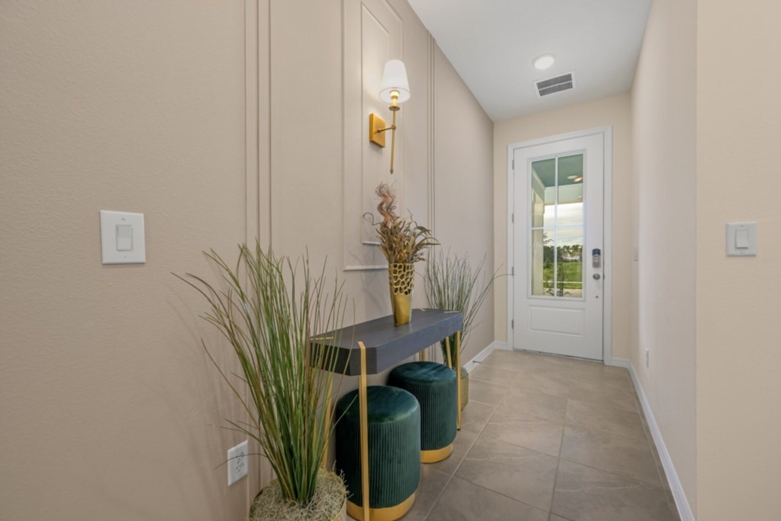 Building Photo - 1939 Tropical Palms Cir