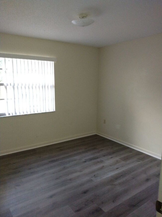 Building Photo - #612-613 Suncrest