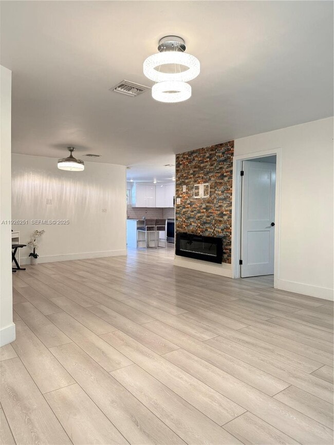 Building Photo - 2310 N 70th Ave