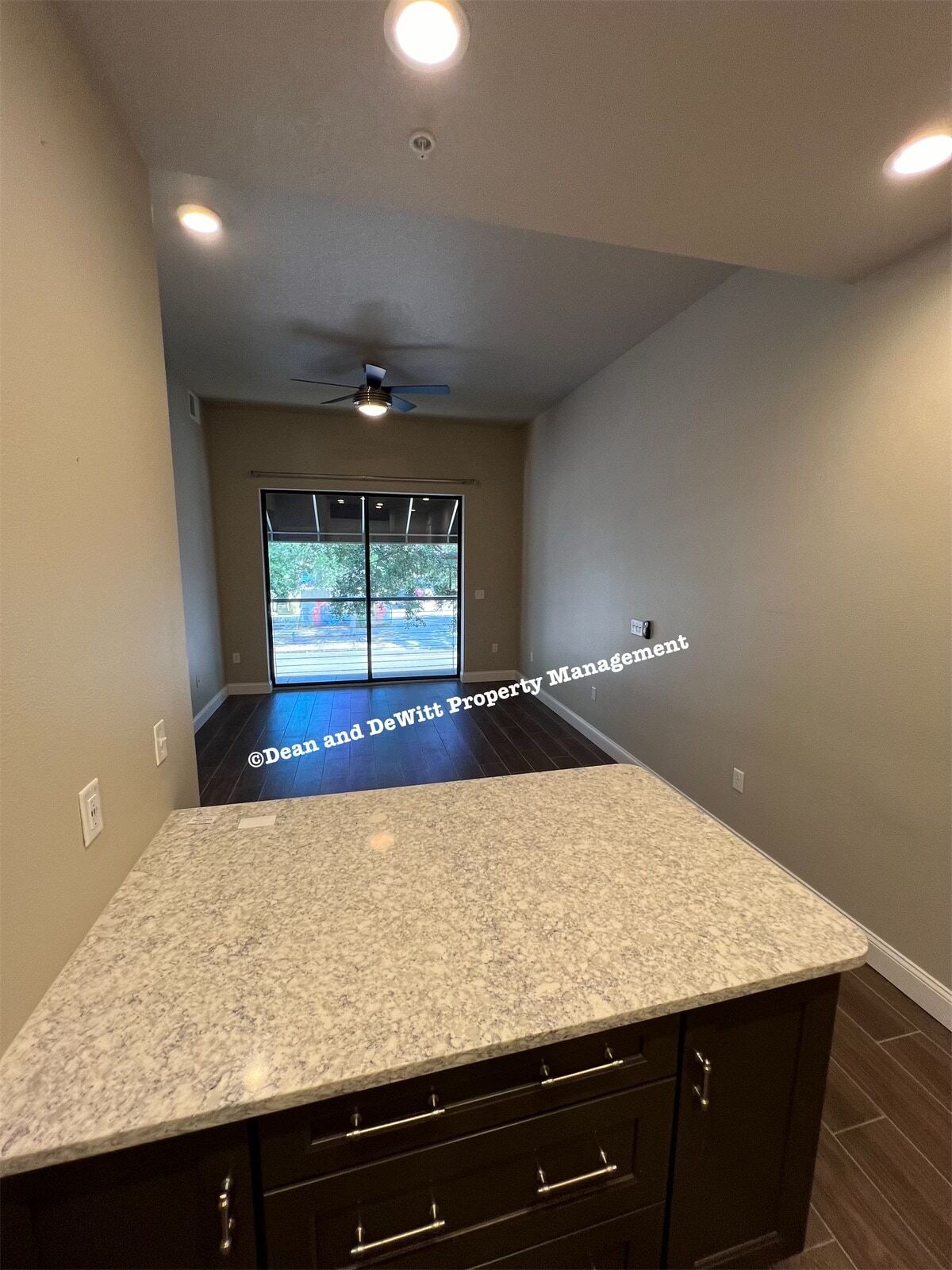 Building Photo - 2 Bed/2 Bath