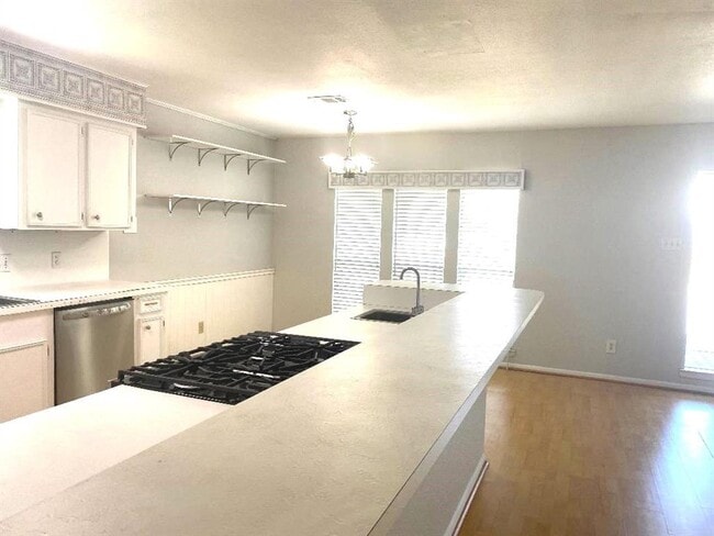 Building Photo - 19 N White Heron Dr