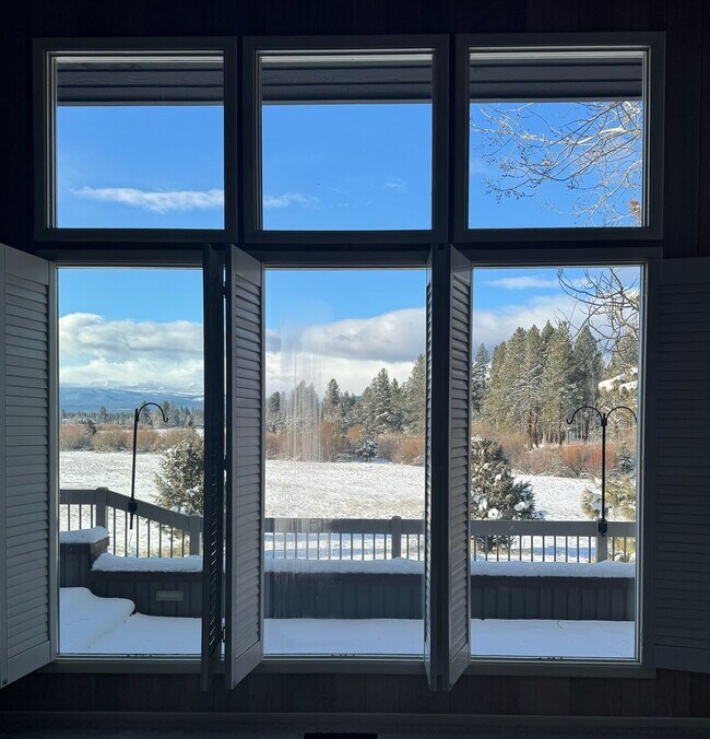 Building Photo - HUGE Custom-Designed Dream Home bordering Indian Meadows Preserve!