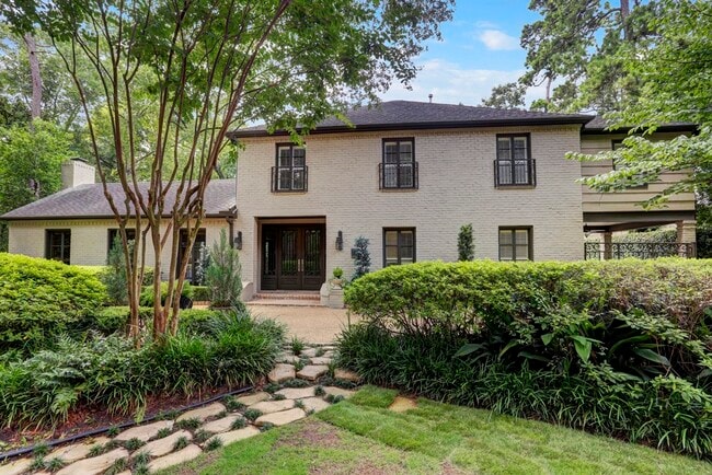 Building Photo - 9 Pine Forest Cir